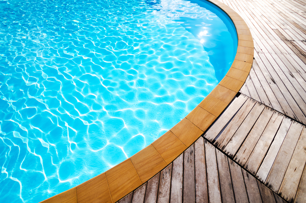 eau de piscine traitée par électrolyse au sel