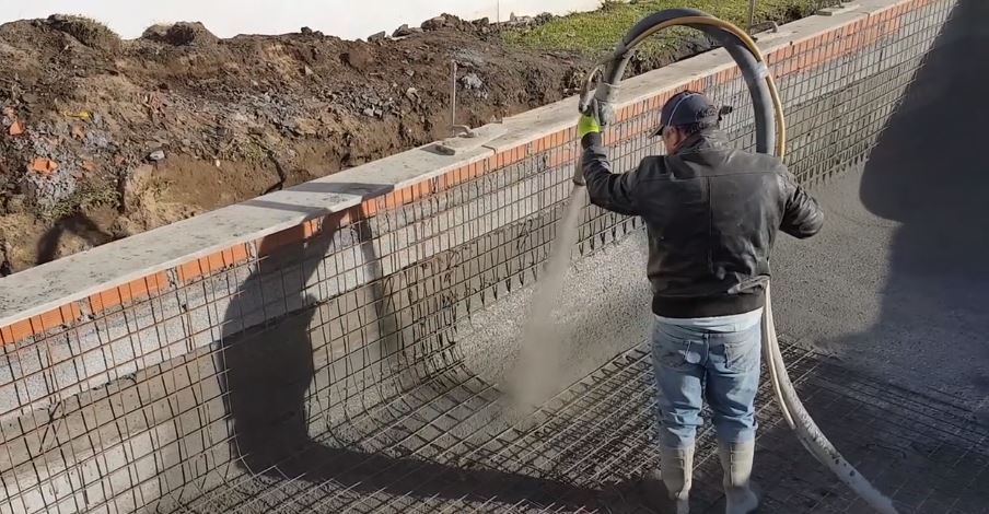 piscine beton projetee