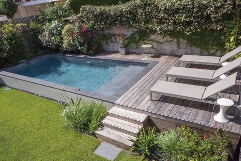 Piscine semi-enterrée