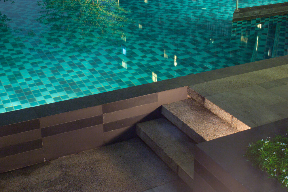 Piscine sombre